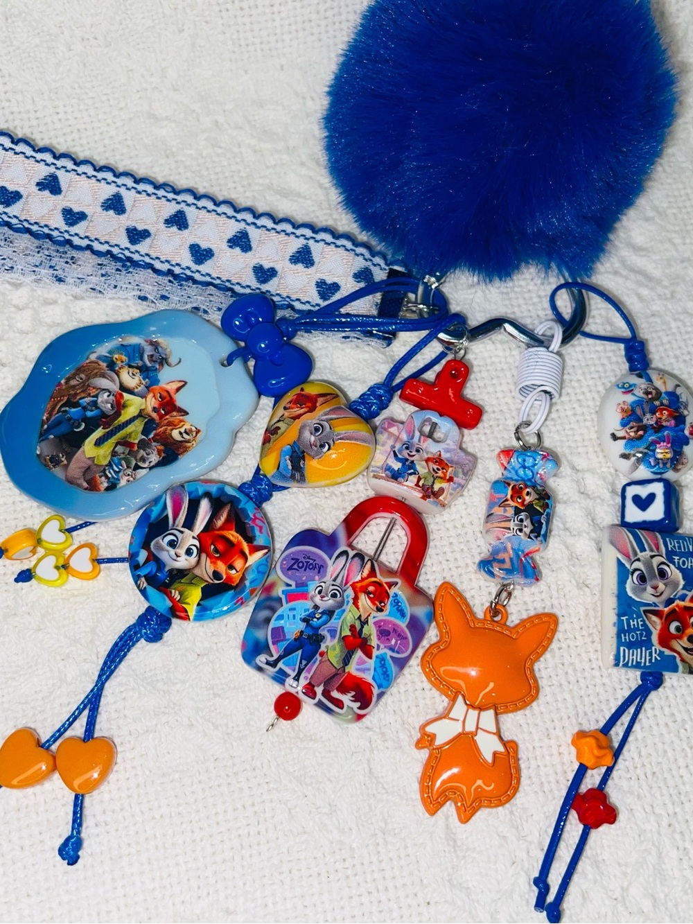 Custom Zootopia OOAK Bag-charm/Keychain - Picture 4 of 5